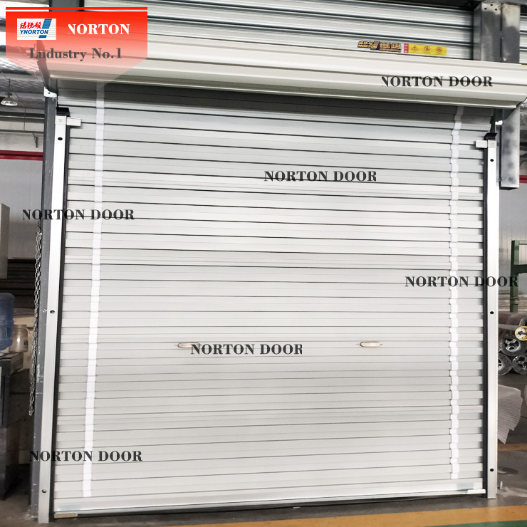 Norton Roll Up Doors kan tilpasses i forskellige farver og stilarter.